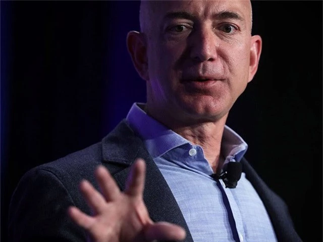 Giàu nhất thế giới, Jeff Bezos vẫn rửa bát sau mỗi bữa tối - Ảnh 2.