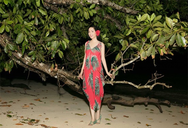 Giáng My khoe nhan sắc tuổi 47 bên bờ biển Palau