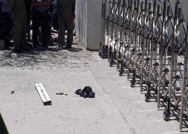 Khánh Hòa: 2 thanh niên dùng súng cướp ngân hàng lúc giữa trưa