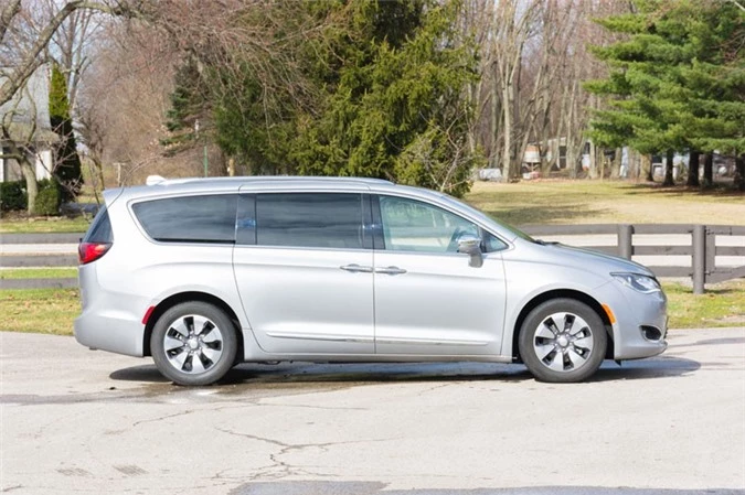 10. Chrysler Pacifica (doanh số: 67.677 chiếc).