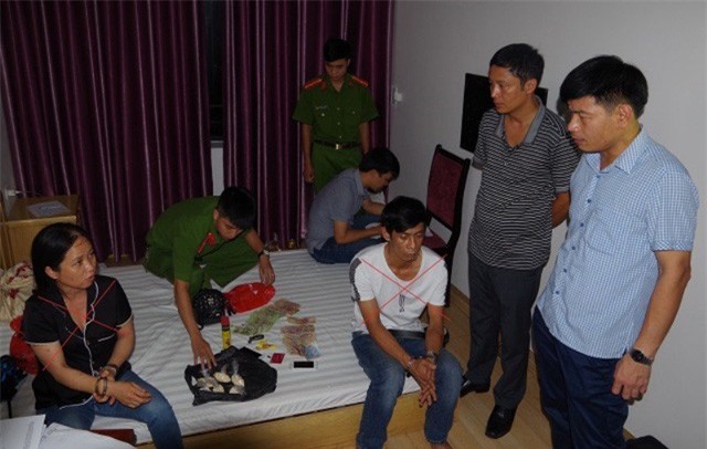 Triệt phá đường dây vận chuyển, mua bán 2.100 viên ma túy tổng hợp