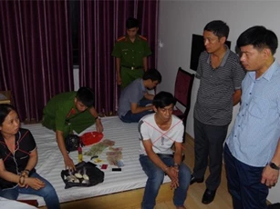 Triệt phá đường dây vận chuyển, mua bán 2.100 viên ma túy tổng hợp