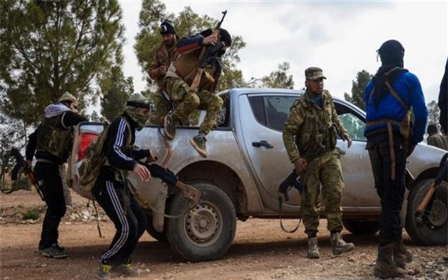 Phiến quân tung đòn độc ngăn quân đội Syria tiến về Idlib