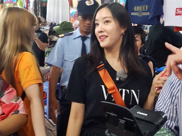 Hyomin (T-ara) bị mắng xối xả khi trả giá ở chợ Bến Thành