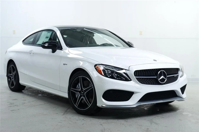 2. Mercedes-Benz C-Class (doanh số: 248.455 chiếc).