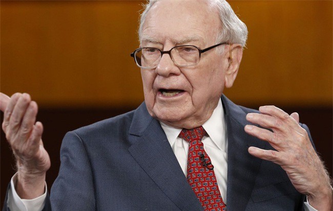Triết lý "cho đi" của Warren Buffett: Một gia đình giàu không nên bỏ rơi người nghèo