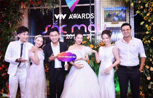 Dàn mỹ nhân Việt rạng rỡ trên thảm đỏ VTV Awards 2018
