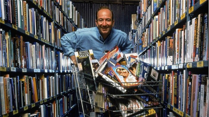 Tỷ phú Jeff Bezos: Từ gã bán sách tới ngôi vị người giàu nhất hành tinh