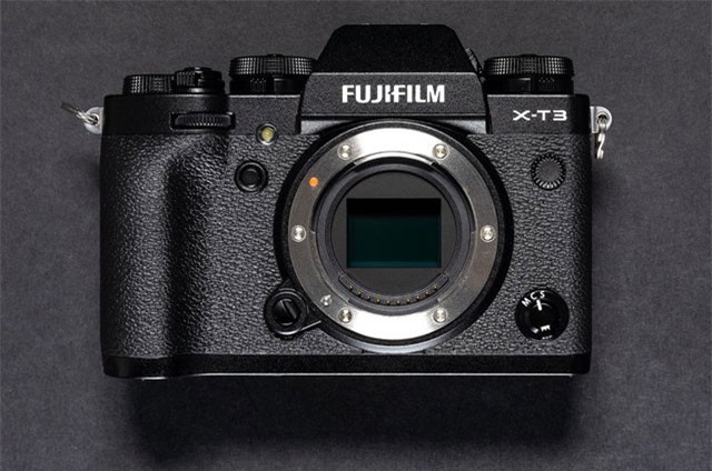 Fujifilm ra mắt X-T3 màn hình cảm ứng, giá 1.500 USD
