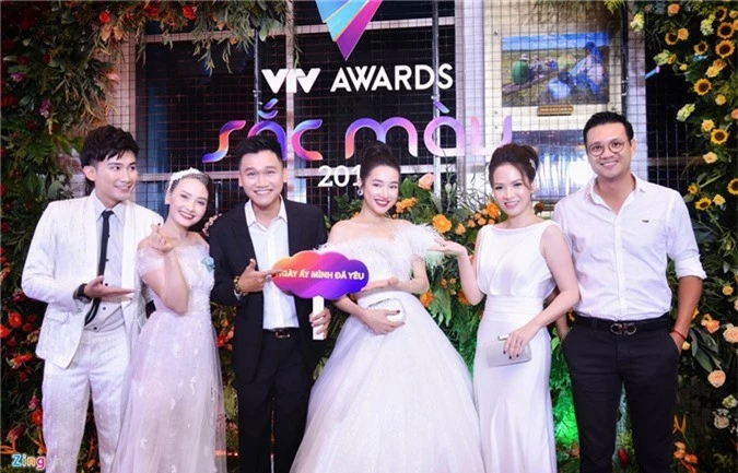 Nha Phuong, Bao Thanh rang ro tren tham do VTV Awards 2018 hinh anh 2