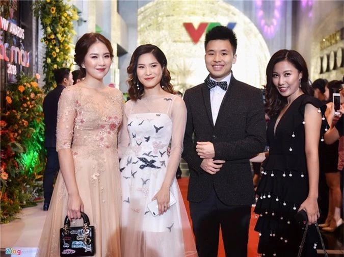 Nha Phuong, Bao Thanh rang ro tren tham do VTV Awards 2018 hinh anh 5