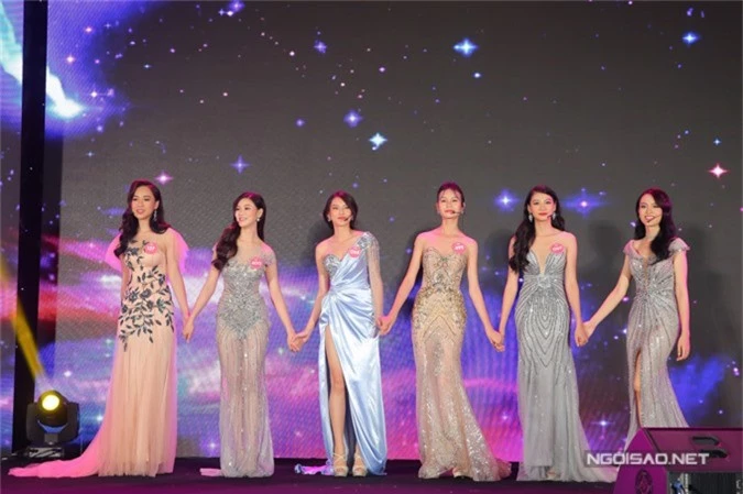 Hoa hậu Đỗ Mỹ Linh diện váy mỏng tang dự sự kiện - 6