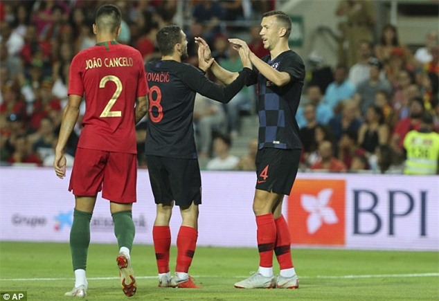 Perisic ghi bàn, Croatia bất phân thắng bại với Bồ Đào Nha