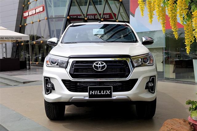 Chi tiết xe Toyota Hilux 2018 tại Việt Nam