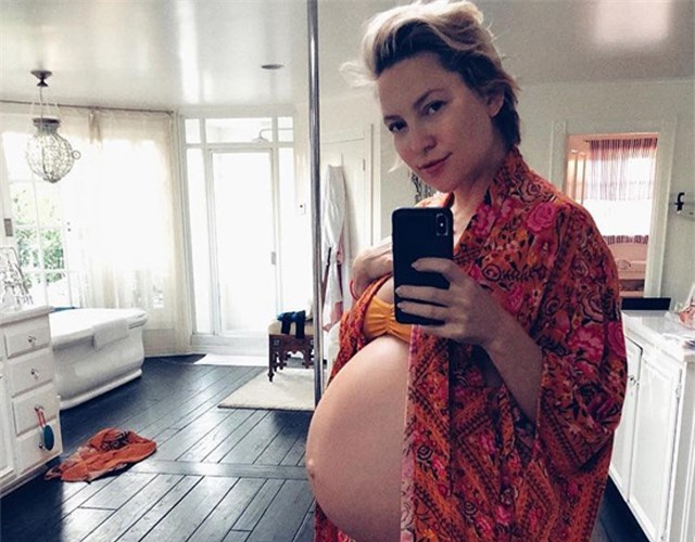 Kate Hudson khoe bụng bầu vượt mặt trước ngày sinh