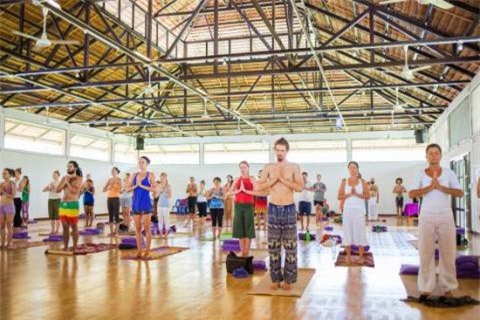 Rúng động chữa bệnh bằng tình dục ở trường Yoga