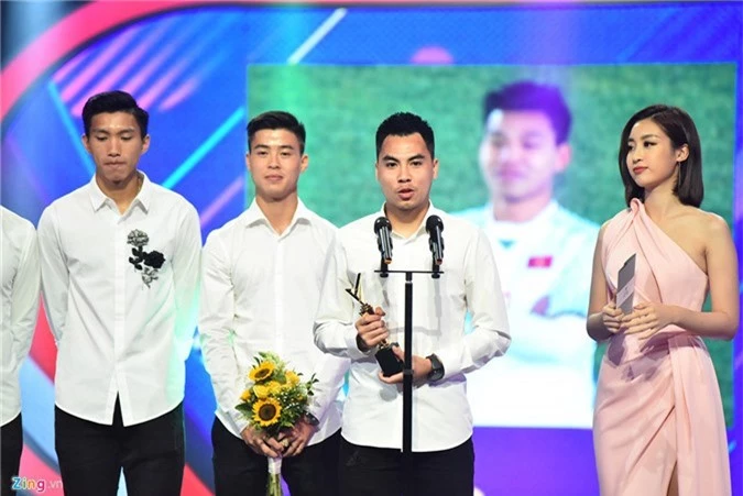 Ngo Kien Huy, Lan Phuong, U23 Viet Nam duoc vinh danh tai VTV Awards hinh anh 11