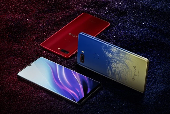 “Trái tim” của ZTE Nubia Z18 là vi xử lý Qualcomm Snapdragon 845 lõi 8 với tốc độ tối đa 2,8 GHz, GPU Adreno 630. RAM 6 GB/ROM 64 GB hoặc RAM 8 GB/ROM 128 GB (không có khay cắm thẻ microSD). Hệ điều hành Android 8.1 Oreo, được tùy biến trên giao diện Nubia UI 6.0.