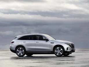 Cận cảnh Mercedes-Benz EQC - phiên bản chạy điện của GLC