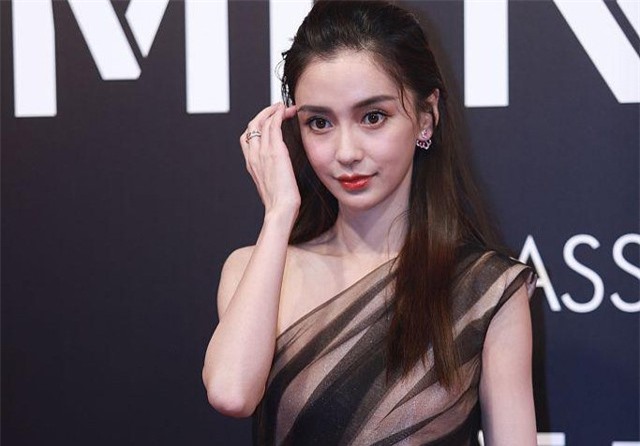 Angelababy nổi bật ở thảm đỏ giữa ồn ào Huỳnh Hiểu Minh bị 'cấm sóng'