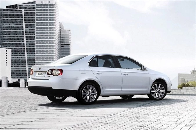 9. Volkswagen Sagitar (doanh số: 156.615 chiếc).