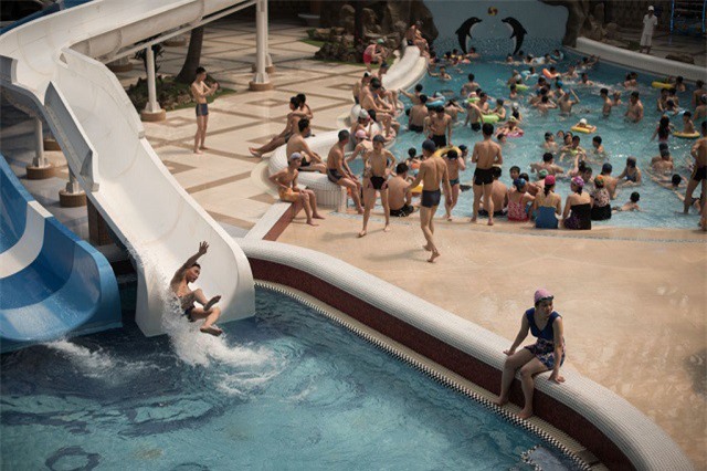 Cuộc sống sang không tưởng của hội con nhà giàu tại Triều Tiên