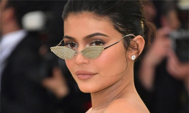 Gần 20 tỷ đồng cho một post quảng cáo trên Instagram cá nhân của Ronaldo - Ảnh 2. Gần 20 tỷ đồng cho một post quảng cáo trên Instagram cá nhân của Ronaldo - Ảnh 2.