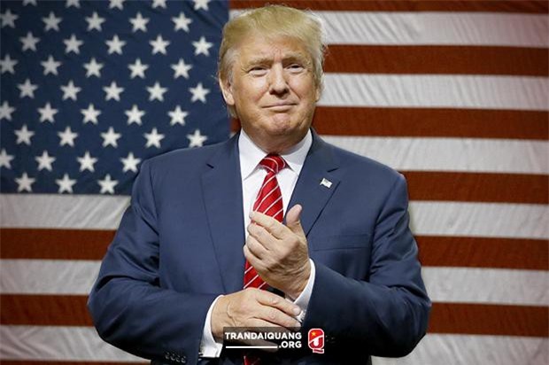 Tổng thống Trump hối thúc Apple chuyển nhà máy sản xuất về Mỹ