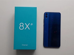 Mở hộp và trên tay smartphone màn hình 6,5 inch, Kirin 710, RAM 6 GB, giá gần 5 triệu