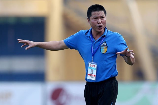 HLV Chu Đình Nghiêm hé lộ sự thật bất ngờ đằng sau ngôi vô địch của CLB Hà Nội