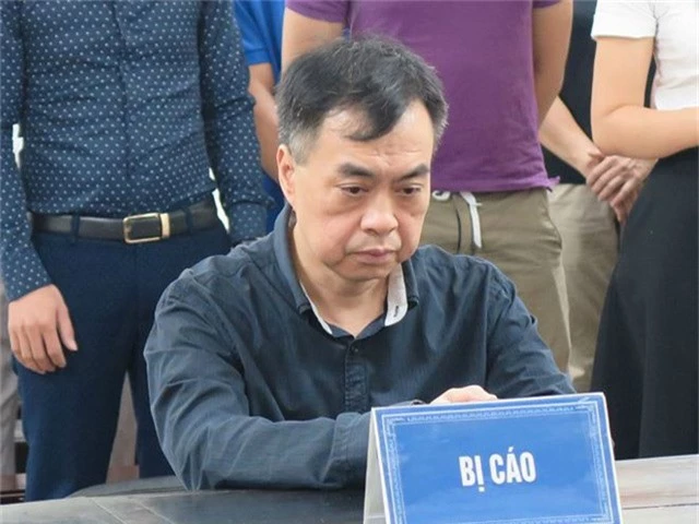 
Bị cáo Nguyễn Vũ Hùng tại tòa
