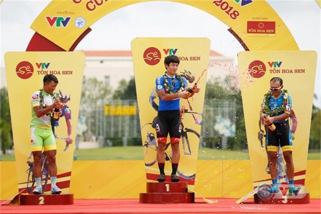 ẢNH: Những khoảnh khắc ấn tượng chặng 8 Giải xe đạp quốc tế VTV Cup Tôn Hoa Sen 2018 - Ảnh 11.