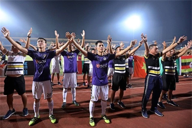 Đội bóng của bầu Hiển trên đường phá các kỷ lục của giải đấu (ảnh: Gia Hưng)
