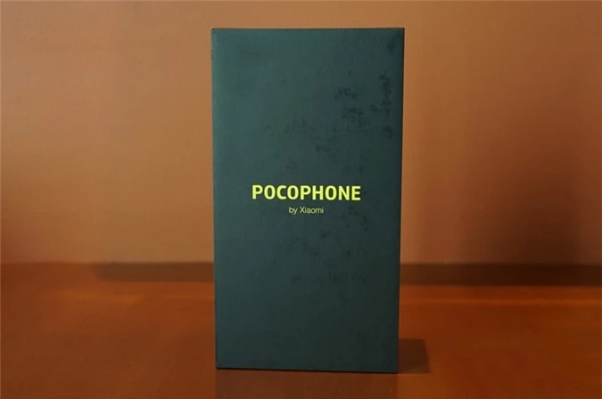 Hộp đựng Xiaomi Pocophone F1.