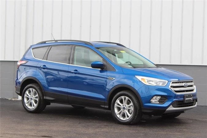 10. Ford Escape (doanh số: 24.395 chiếc).