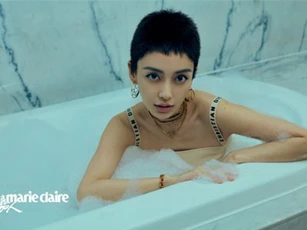 Angelababy gây sốc khi để tóc tomboy, tạo dáng sexy trong bồn tắm