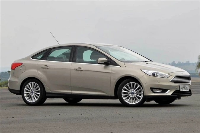 9. Ford Focus (doanh số: 8.978 chiếc).