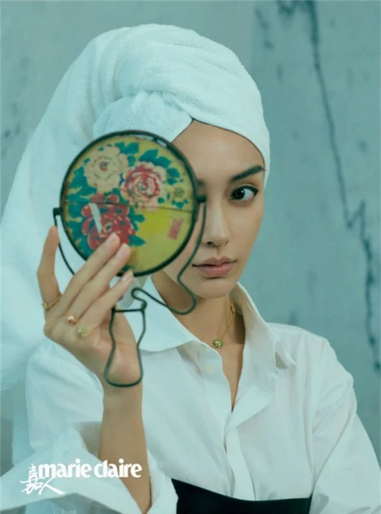 Angelababy cắt tóc tomboy, tạo dáng sexy trong bồn tắm - 3