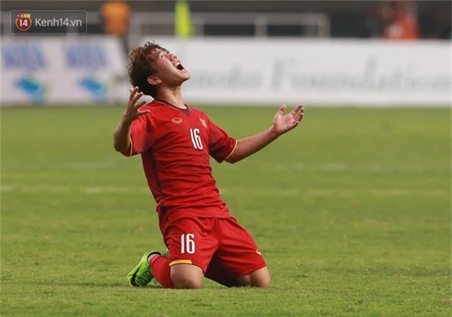 Minh Vương khoe ảnh chụp cùng Son Heung-min sau ASIAD 2018 - Ảnh 2.