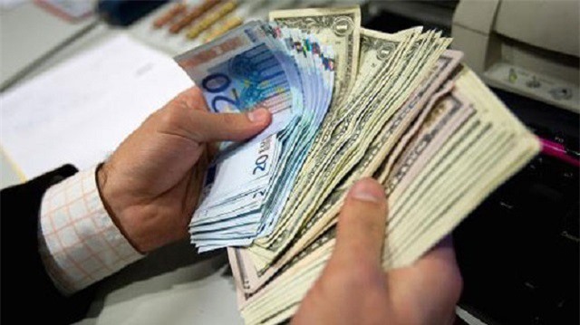 Tỷ giá ngoại tệ ngày 11/9: USD tăng nhanh, euro giảm