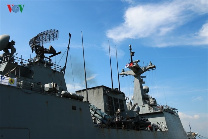 Hình ảnh tàu khu trục Hàn Quốc thăm Đà Nẵng