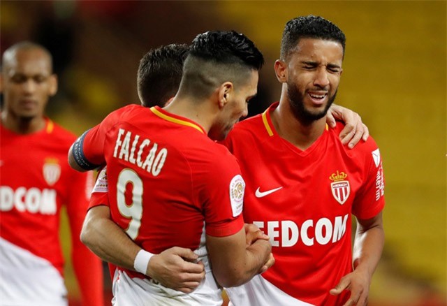 Top 10 CLB ‘hốt bạc’ nhiều nhất từ việc bán cầu thủ