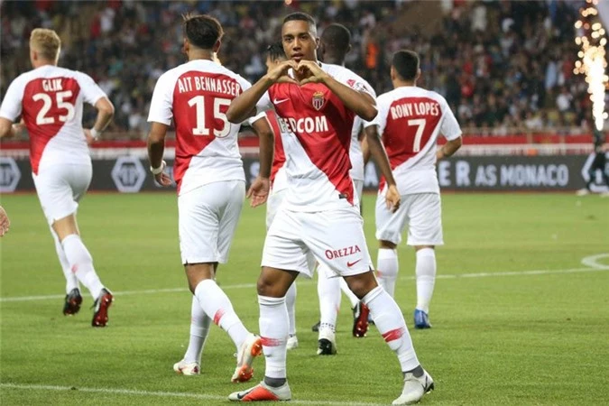 1. AS Monaco (số tiền thu được từ bán cầu thủ: 849 triệu bảng).