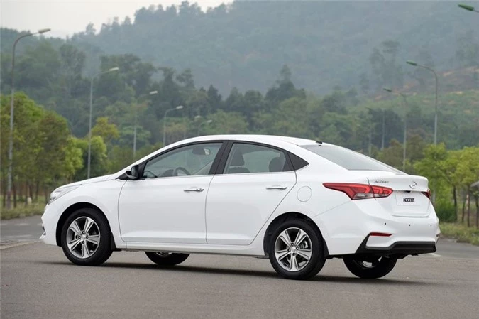 3. Hyundai Accent (doanh số: 1.378 chiếc).