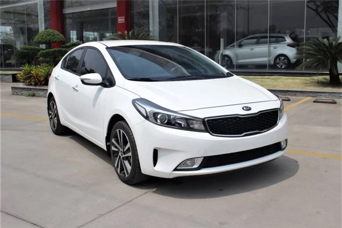 6. Kia Cerato (doanh số: 895 chiếc).