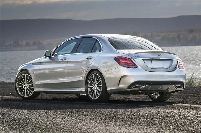 9. Mercedes-Benz C-Class 2018.