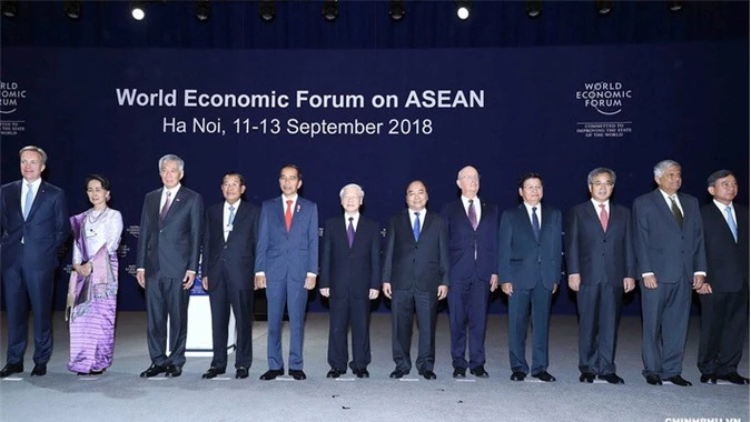 Thủ tướng Nguyễn Xuân Phúc và các đại biểu tham dự Hội nghị WEF ASEAN 2018 - Ảnh: VGP.