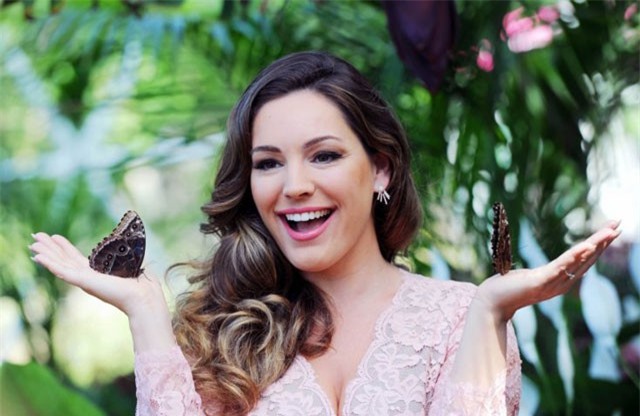 Kelly Brook 'mở ra' thời đại tôn vinh phụ nữ có vóc dáng tròn trịa