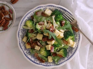 Công thức salad súp lơ vừa ngon lạ miệng lại có tác dụng giảm cân