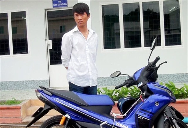 Đối tượng Trần Văn Tuấn cùng tang vật bị bắt tại nhà bạn gái